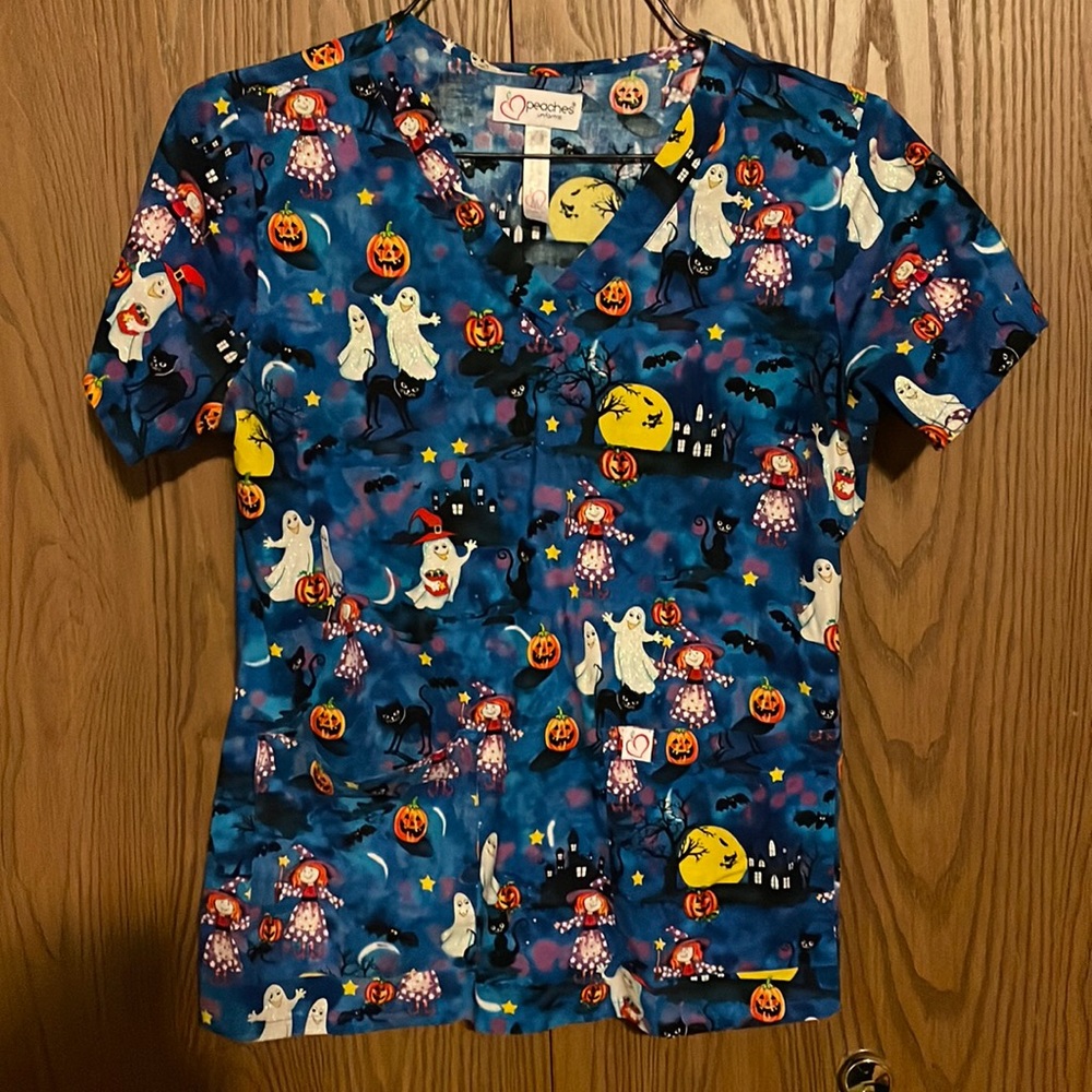 Peaches Uniforms Halloween Scrub Top- M